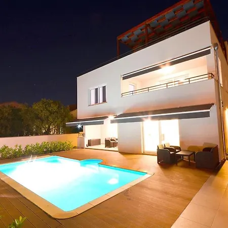 Apartman 1 Mit Schwimmbad Und Garten By Interhome Turanj