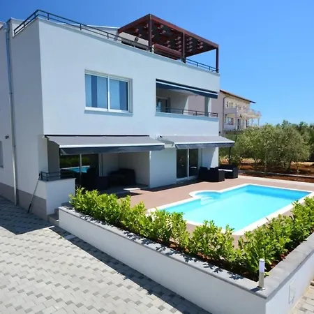 Appartement 1 Mit Schwimmbad Und Garten By Interhome Turanj