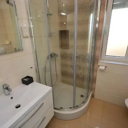 1 Mit Schwimmbad Und Garten By Interhome *